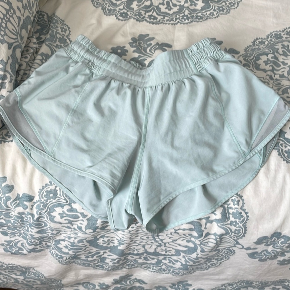 Lululemon hotty hot size 4 shorts